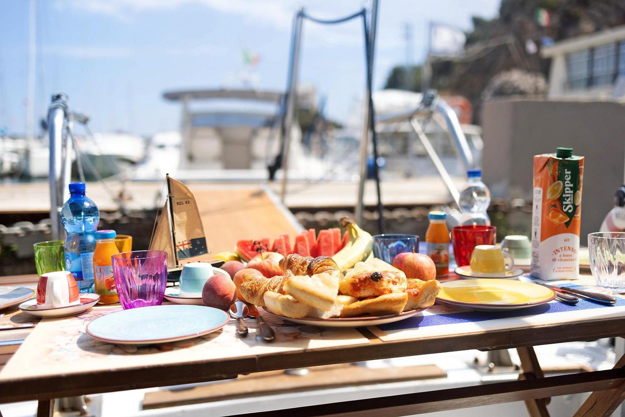 Aloha Jak'S Boat Alassio Exterior photo
